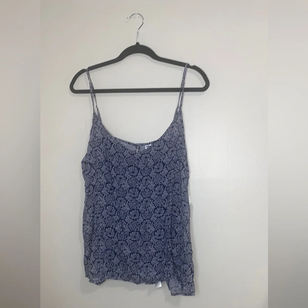 🪿Adorable NWT Blue top! - Picture 2 of 6